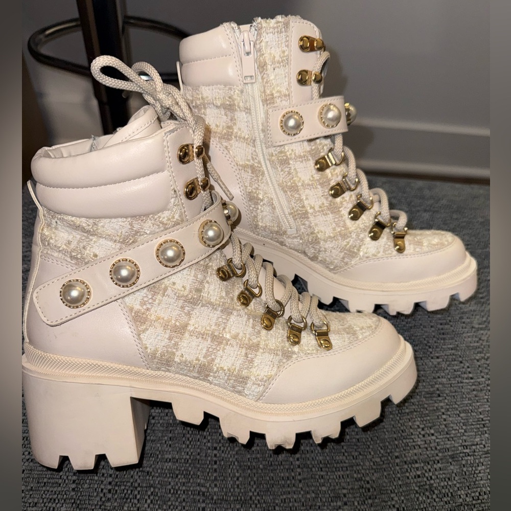 ⚫️⚫️ALDO Women's Cream Lace-Up Boots - Picture 2 of 6